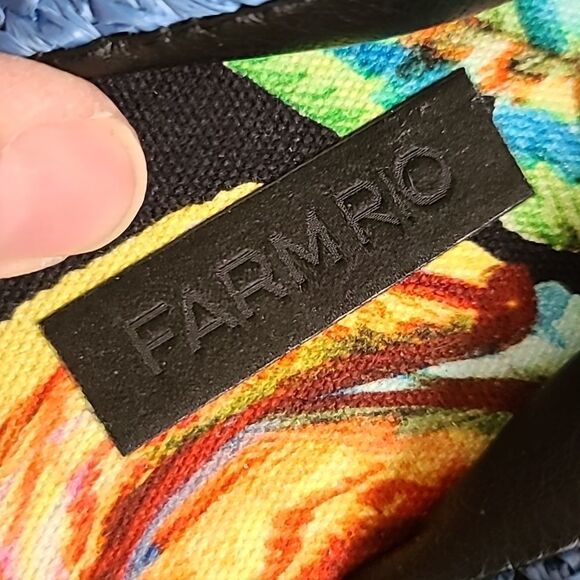 Farm Rio Black Banana Puffy Crochet Flip Flops NEW Size 8 - Picture 5 of 7